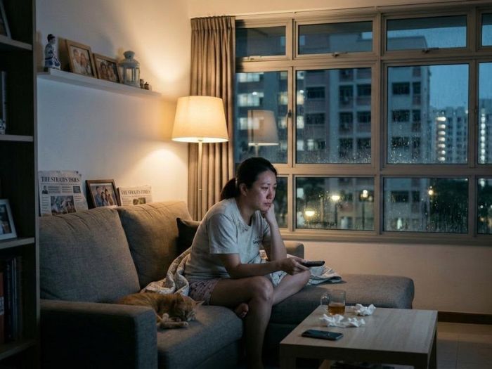 woman-alone-and-lonely